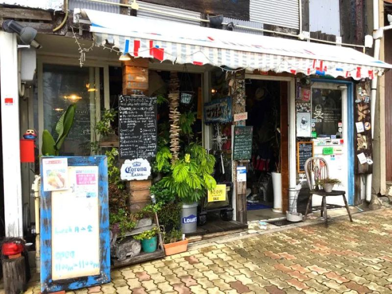 トライアングルカフェ